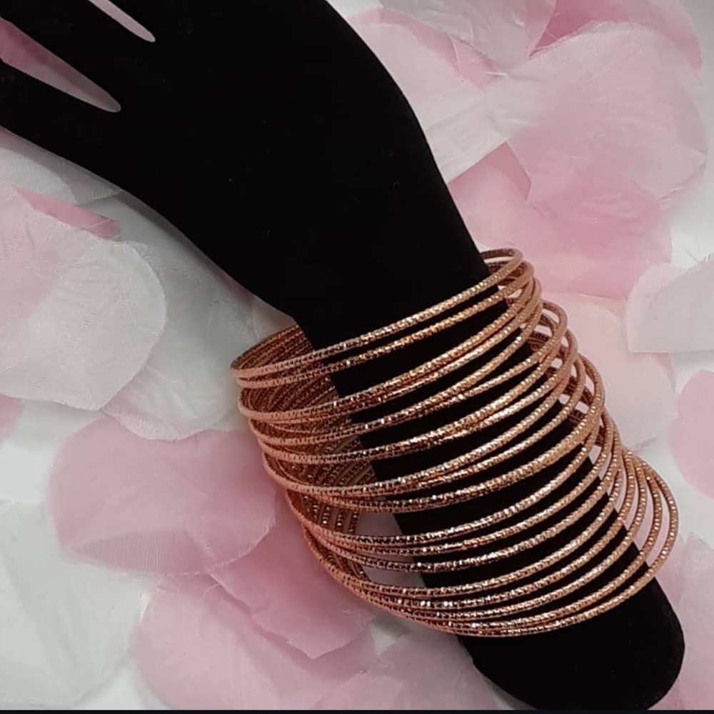 Gold bangles - Picture 2 of 2